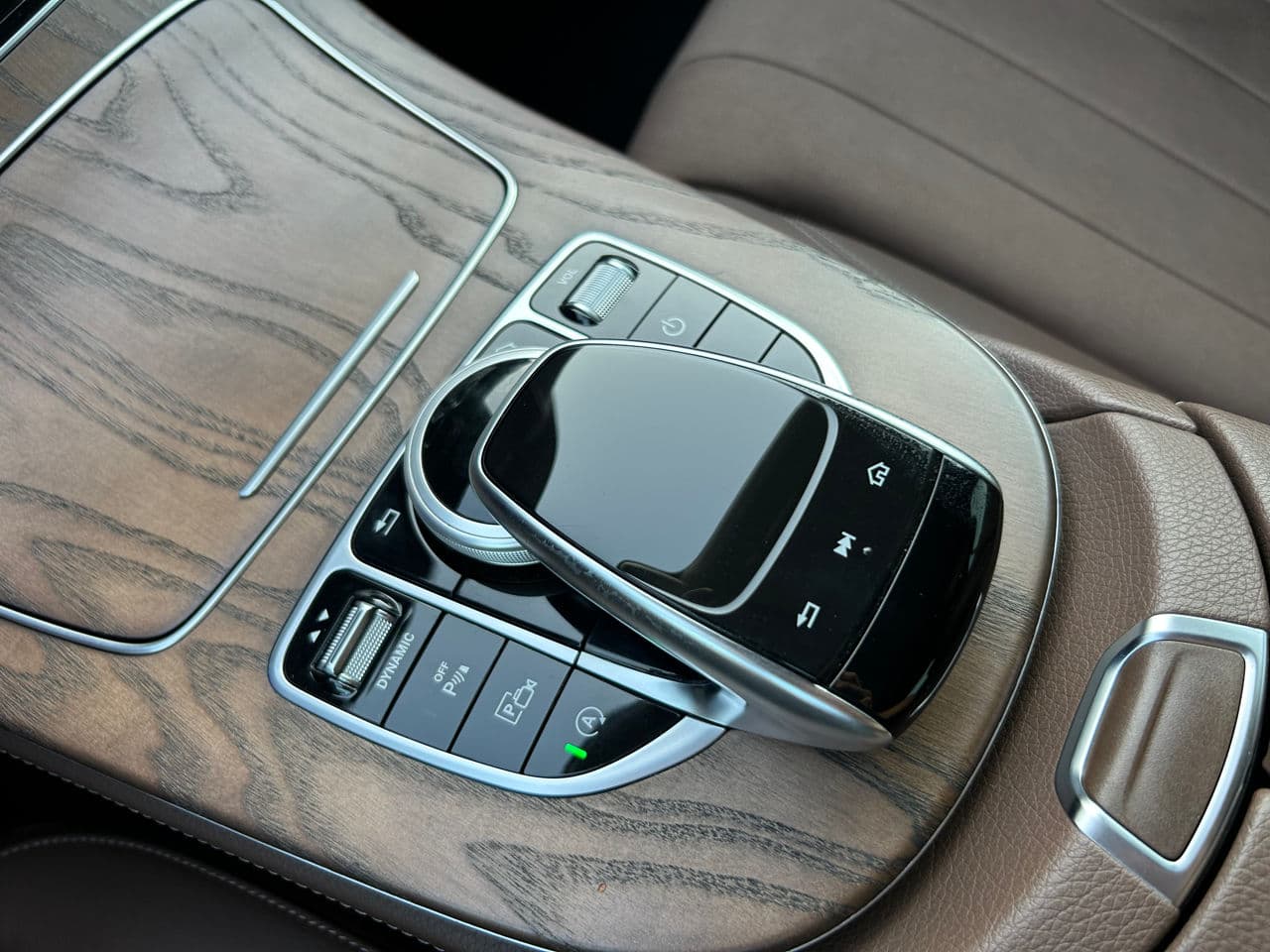 Mercedes E 300 2018 — Миниатюра 12
