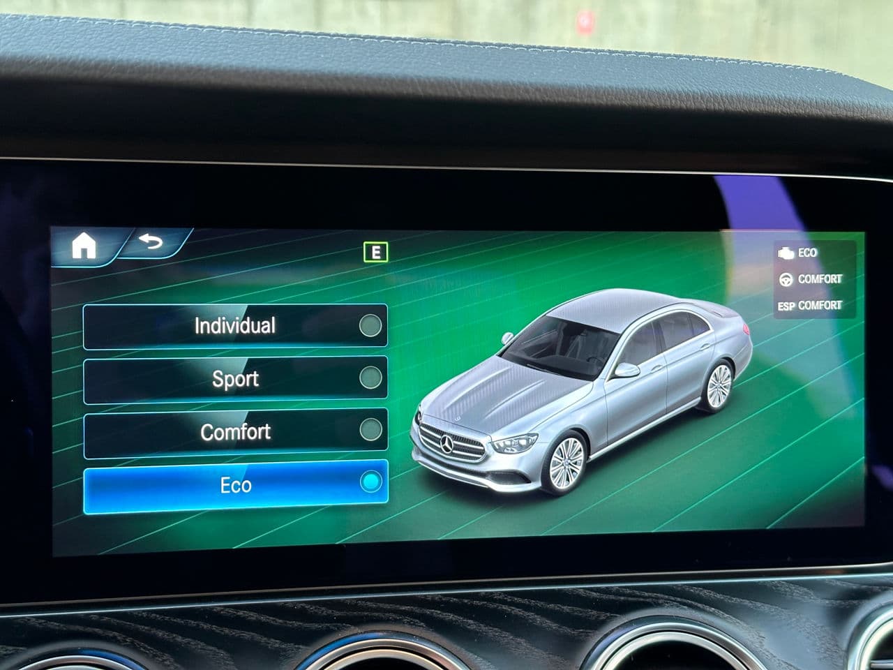Mercedes E 220 2021 — Миниатюра 17