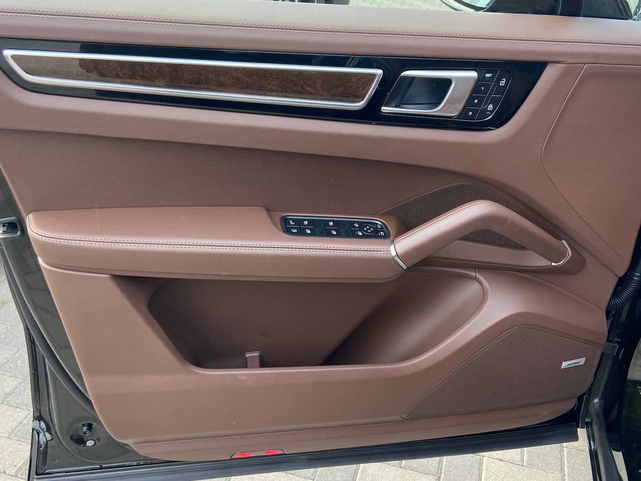 Porsche Cayenne E-Hybrid 2023 — Миниатюра 5