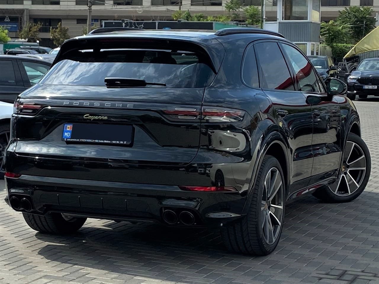 Porsche Cayenne E-Hybrid 2023 — Миниатюра 4