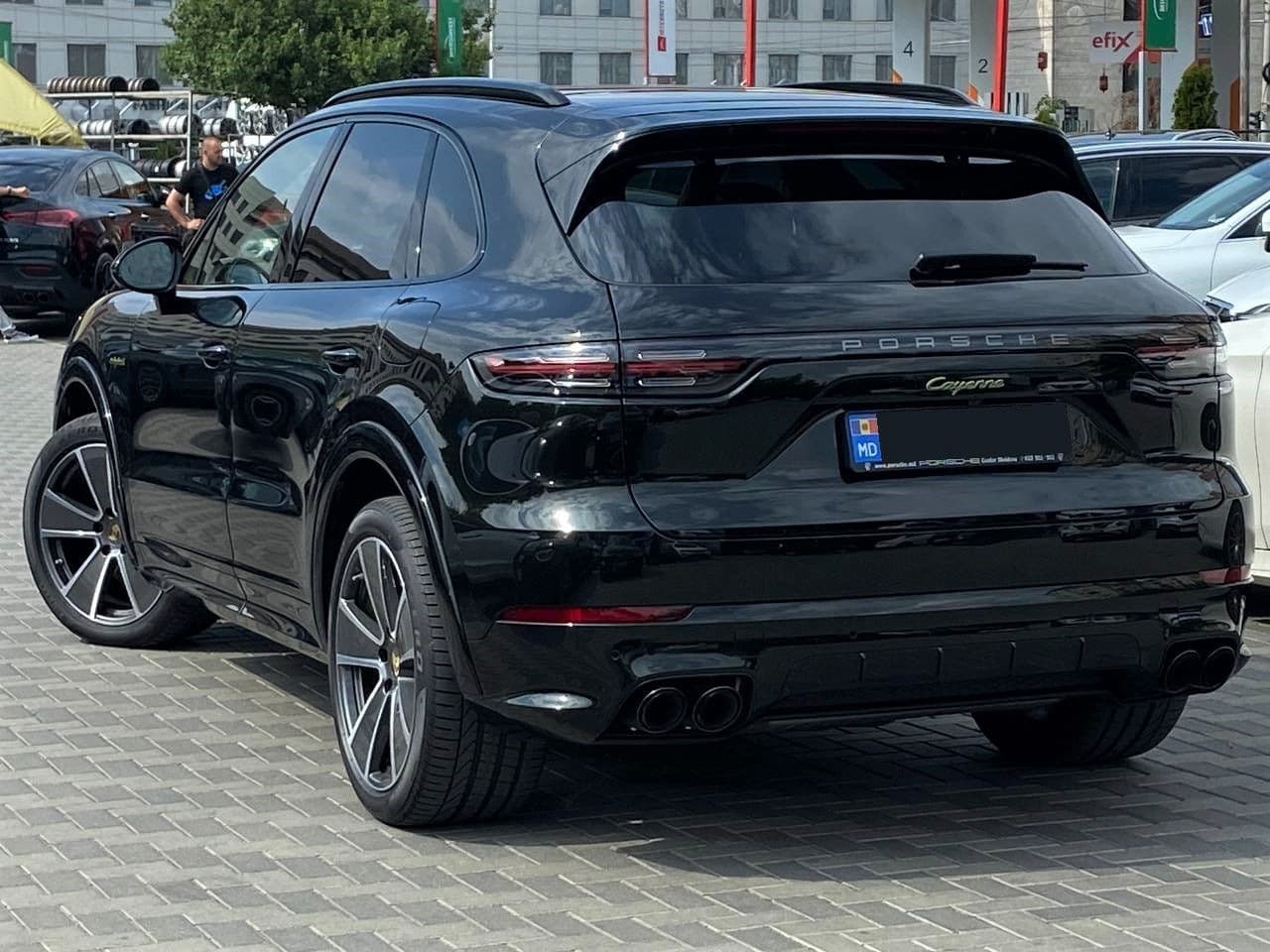 Porsche Cayenne E-Hybrid 2023 — Миниатюра 2