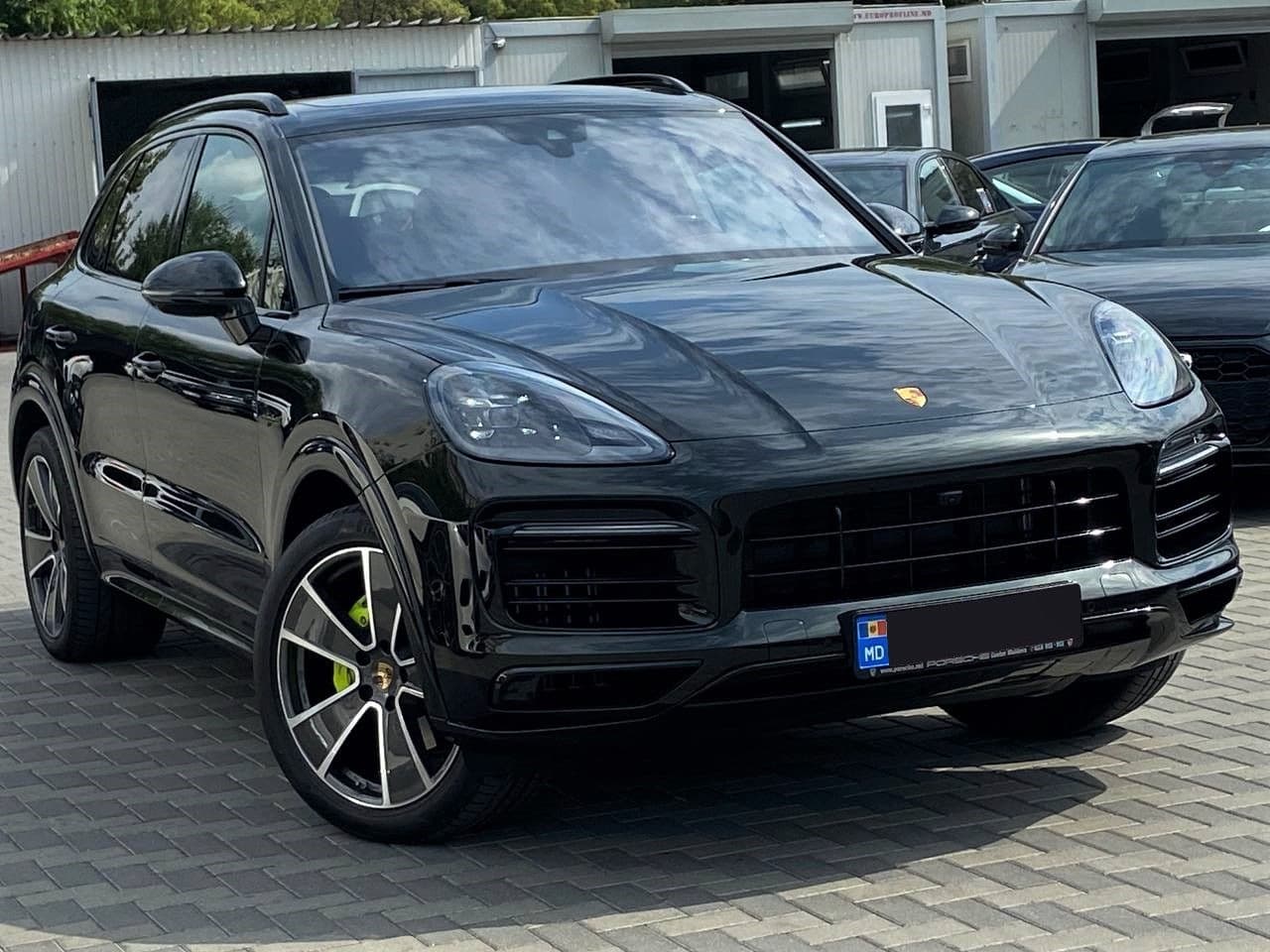 Porsche Cayenne E-Hybrid 2023 — Миниатюра 3
