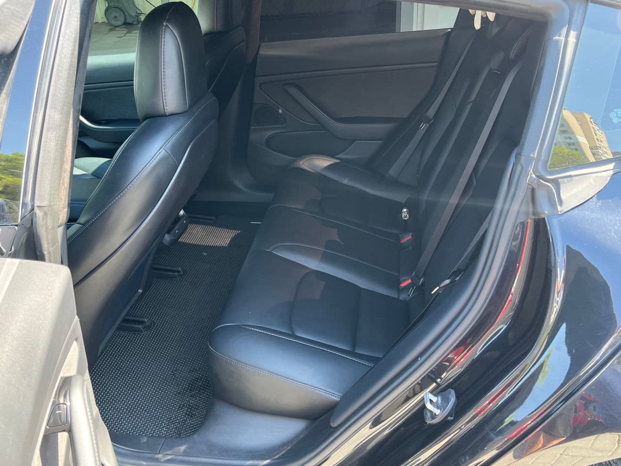 Tesla Model 3 2018 — Миниатюра 18