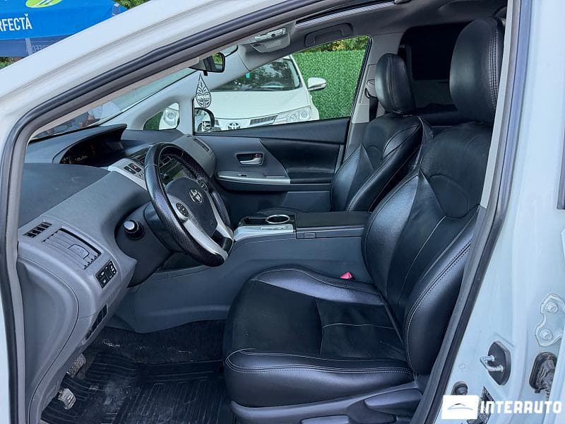Toyota Prius Plus / V 2012 — Миниатюра 6