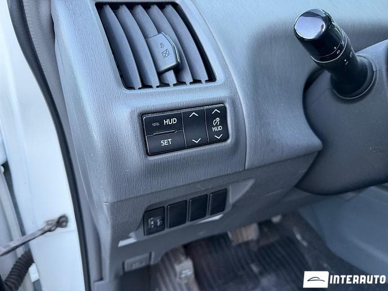 Toyota Prius Plus / V 2012 — Миниатюра 8