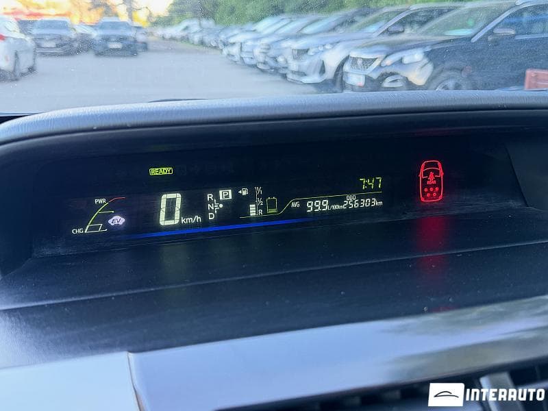 Toyota Prius Plus / V 2012 — Миниатюра 11