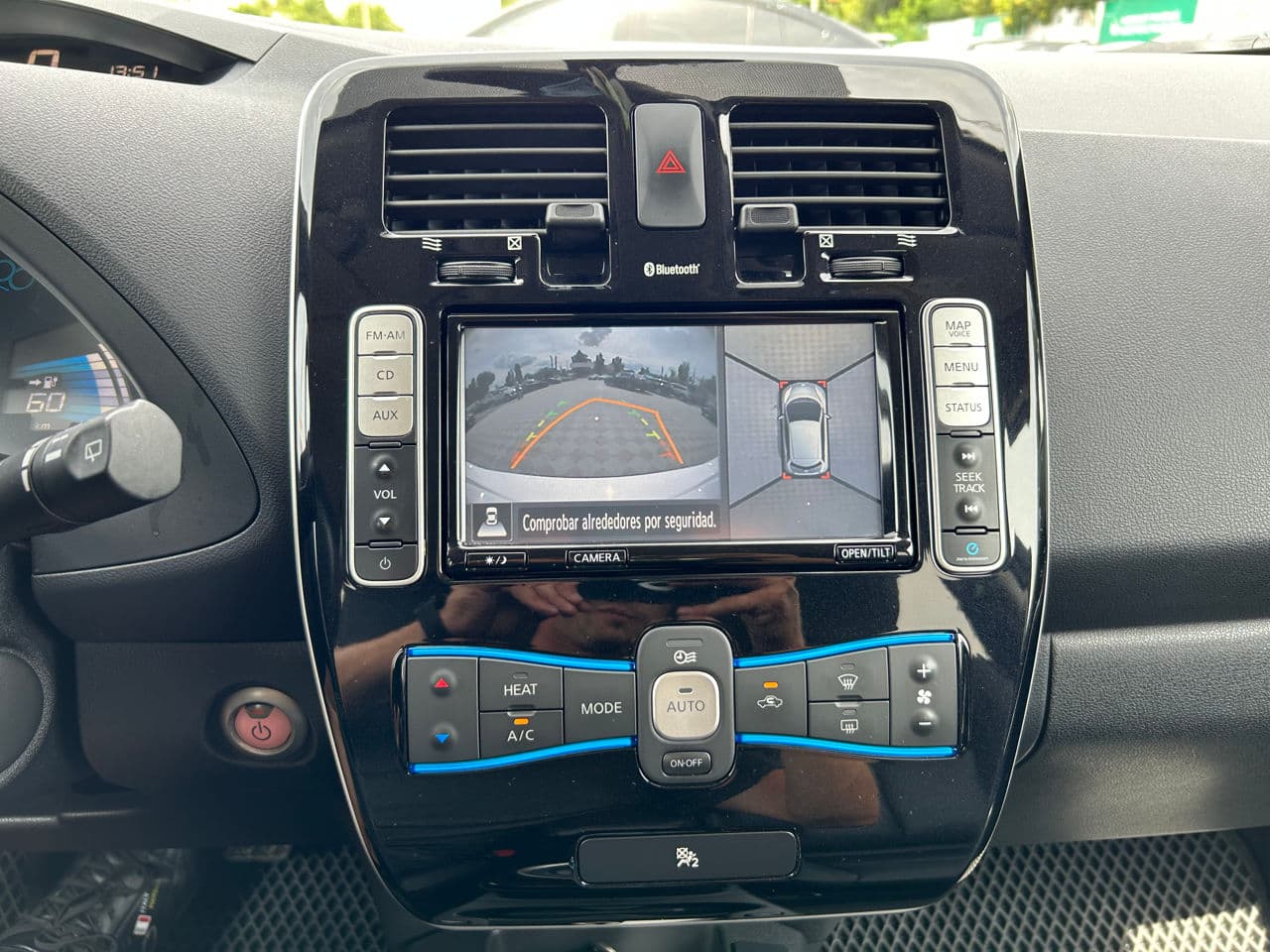 Nissan Leaf 2013 — Миниатюра 11