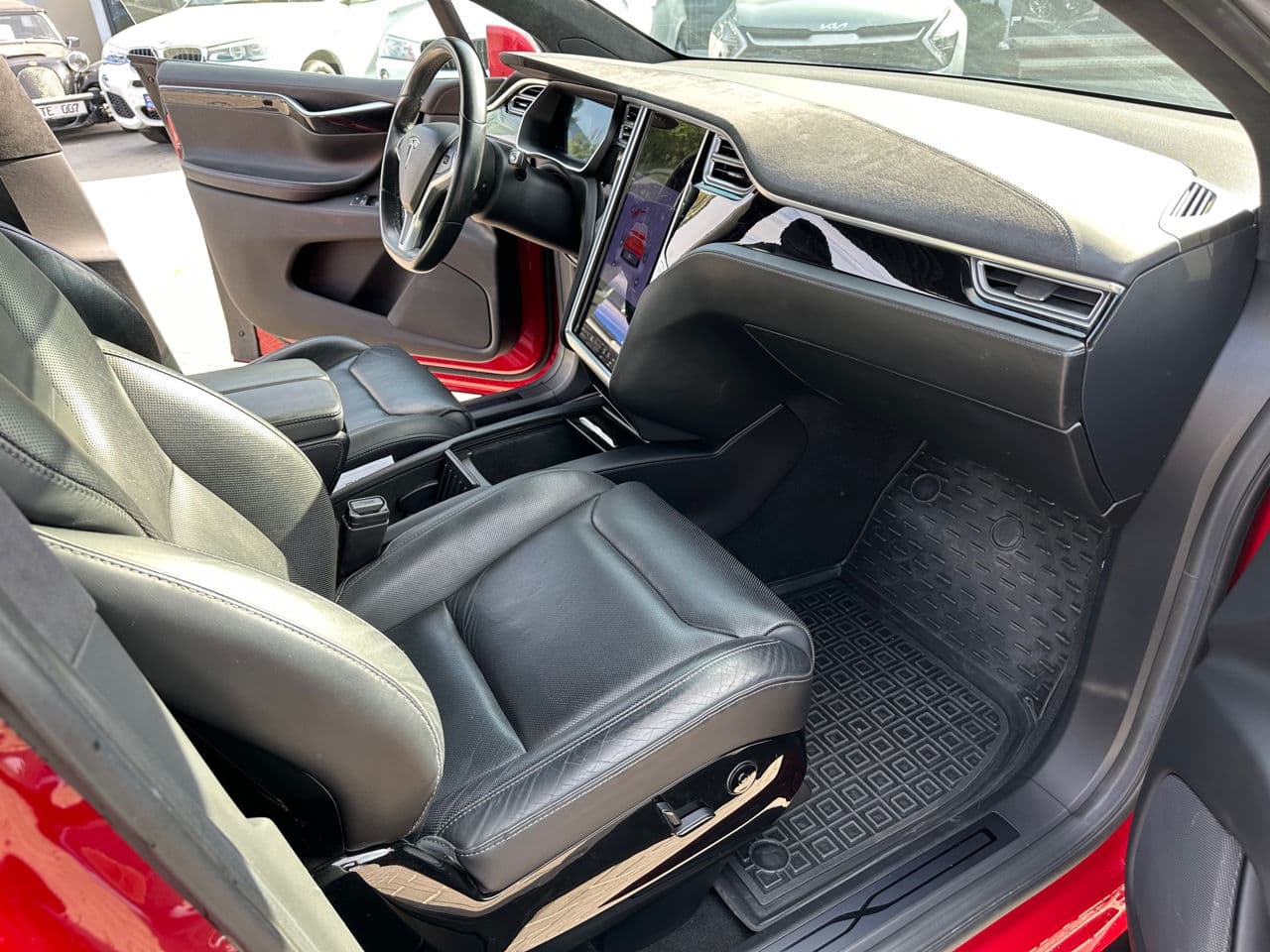 Tesla Model X 2016 — Миниатюра 16