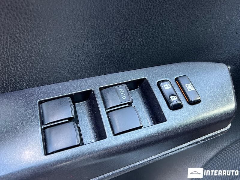Toyota Rav-4 2018 — Миниатюра 8