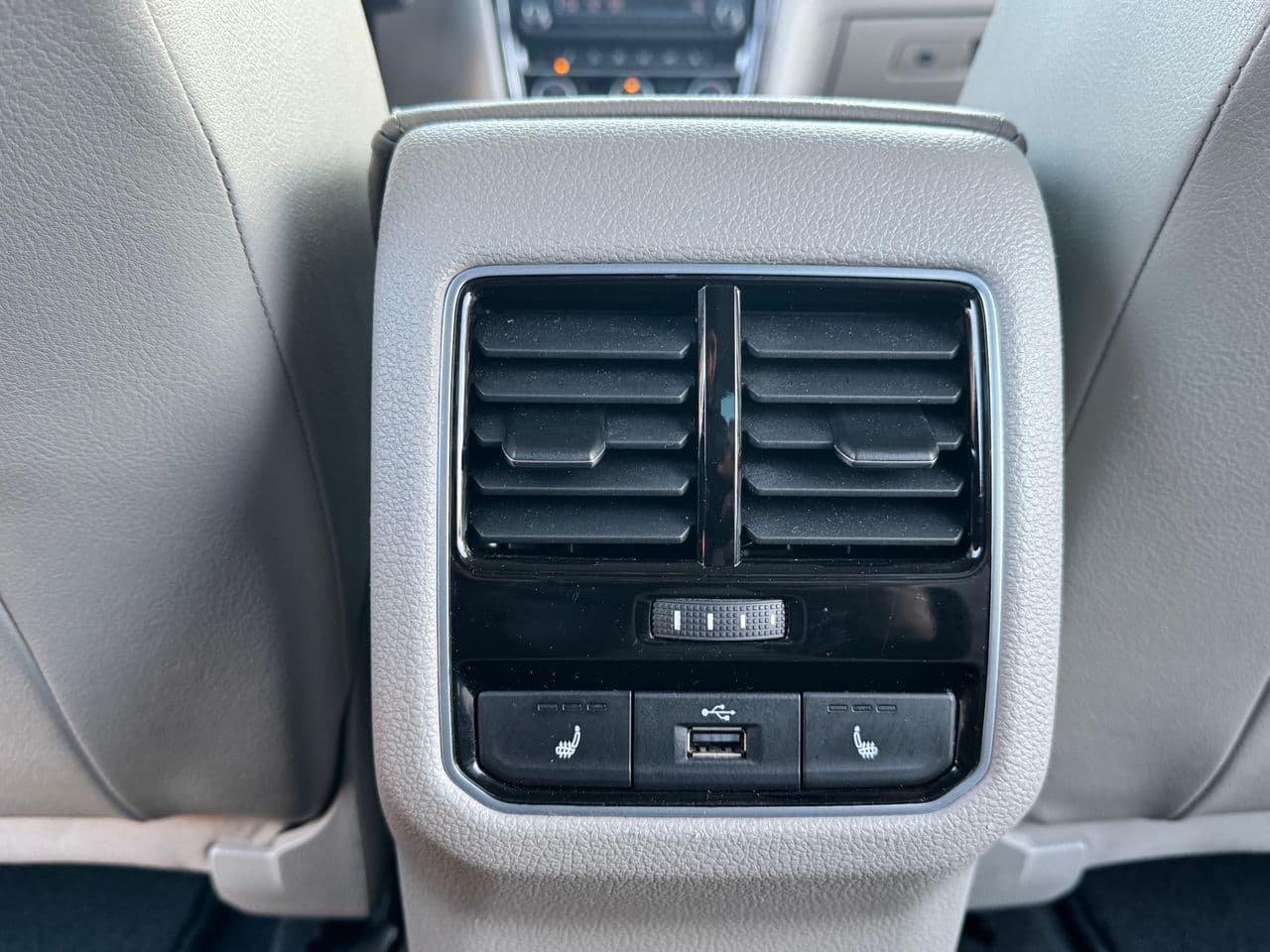 Volkswagen Passat 2016 — Миниатюра 14