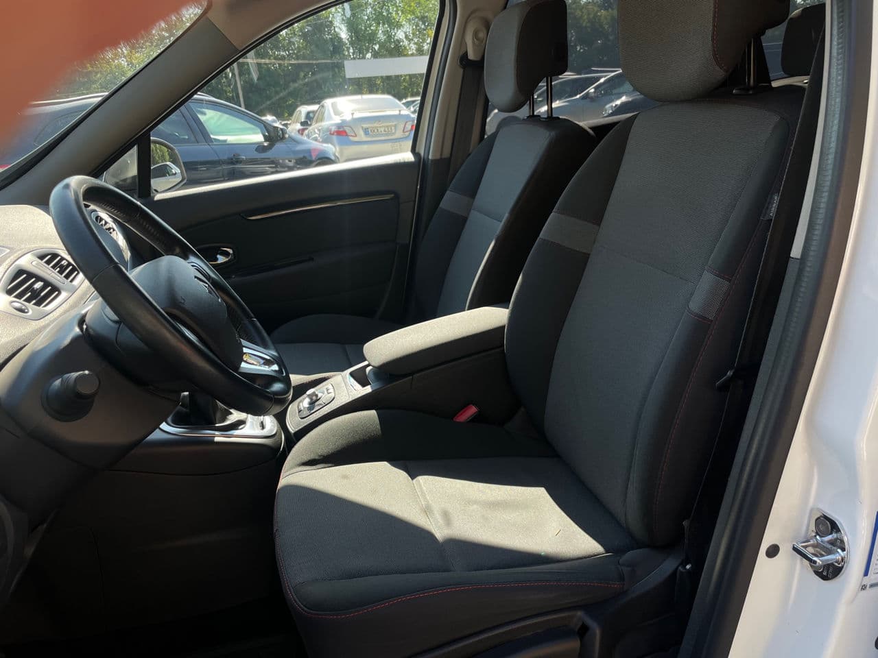 Renault Grand Scenic 2014 — Миниатюра 5