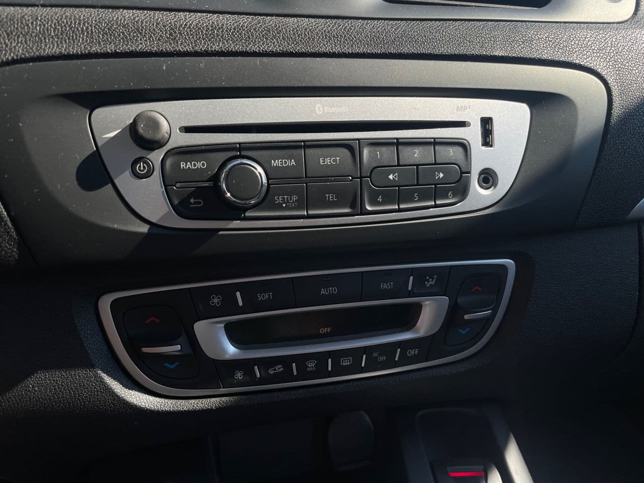 Renault Grand Scenic 2014 — Миниатюра 12