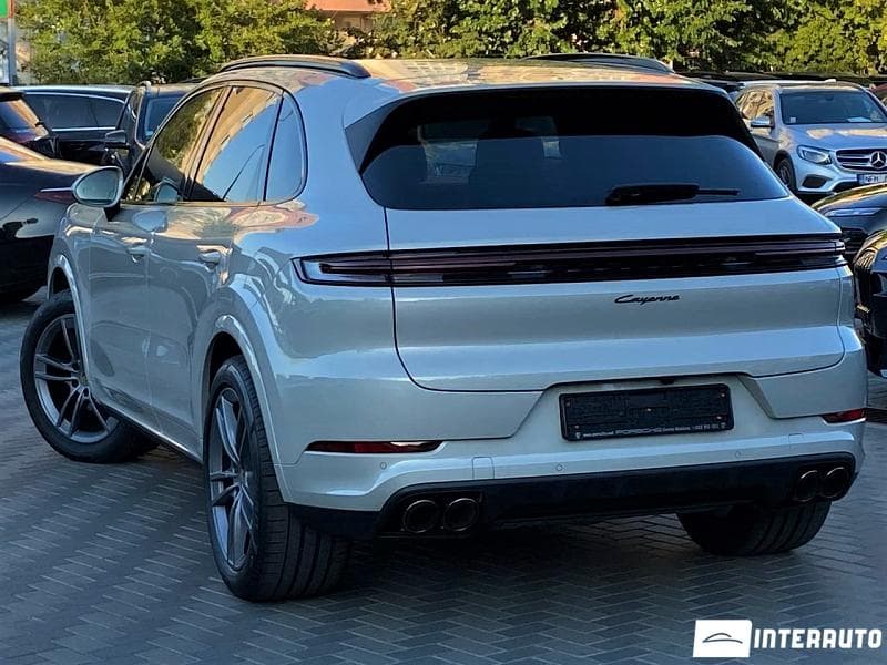 Porsche Cayenne 2023 — Миниатюра 2
