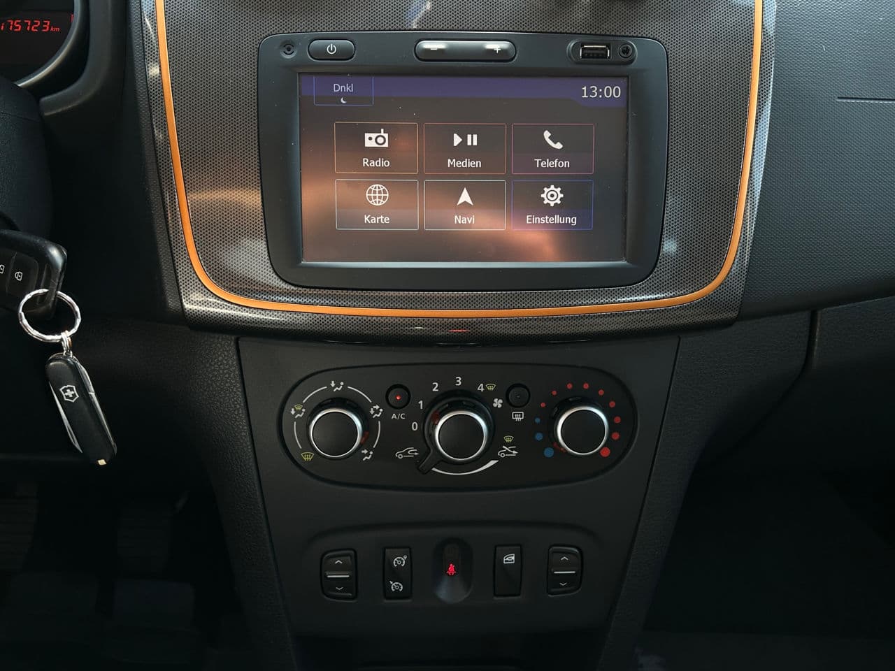 Dacia Logan MCV Stepway 2017 — Миниатюра 11