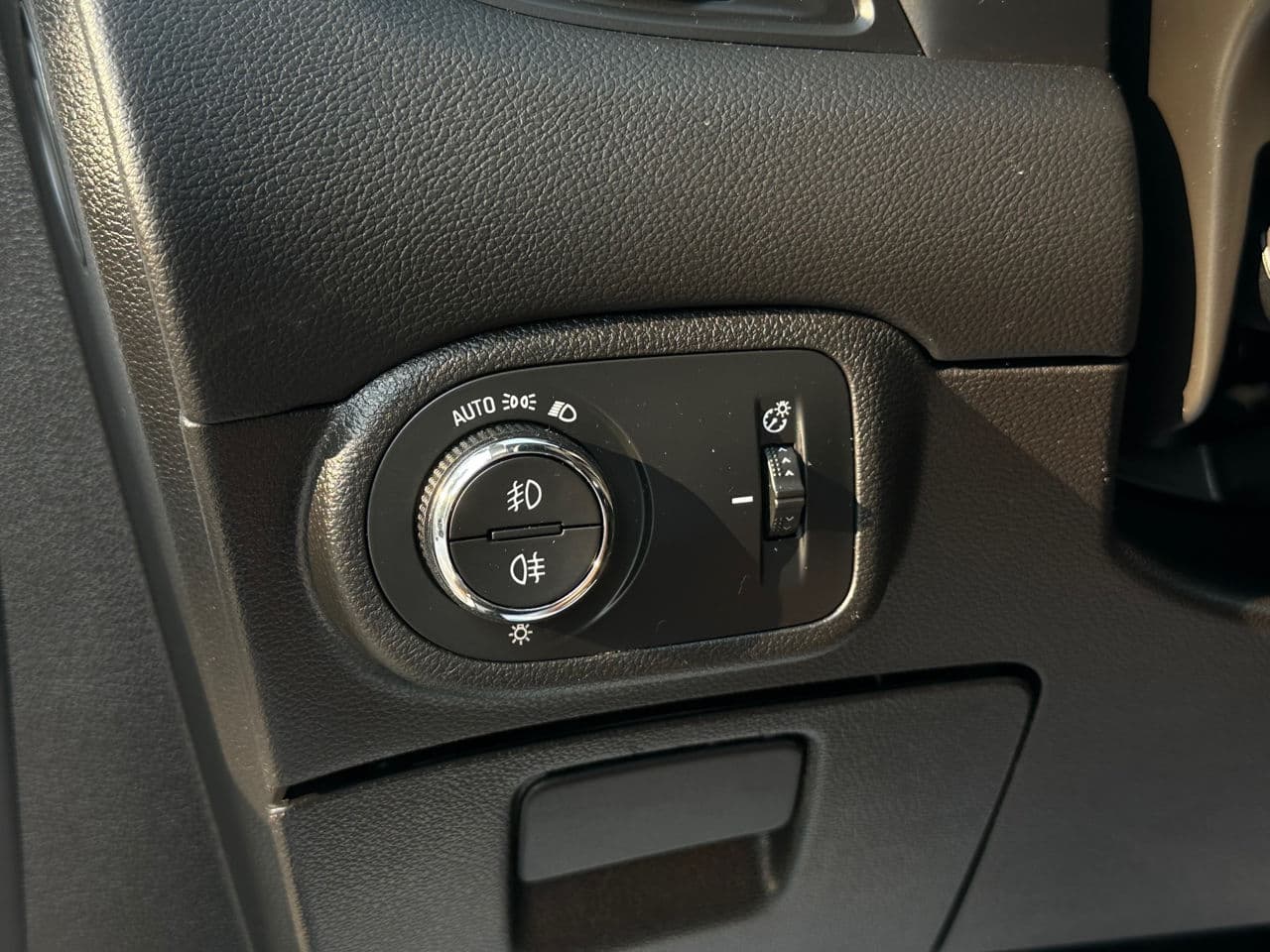 Opel Zafira 2017 — Миниатюра 7