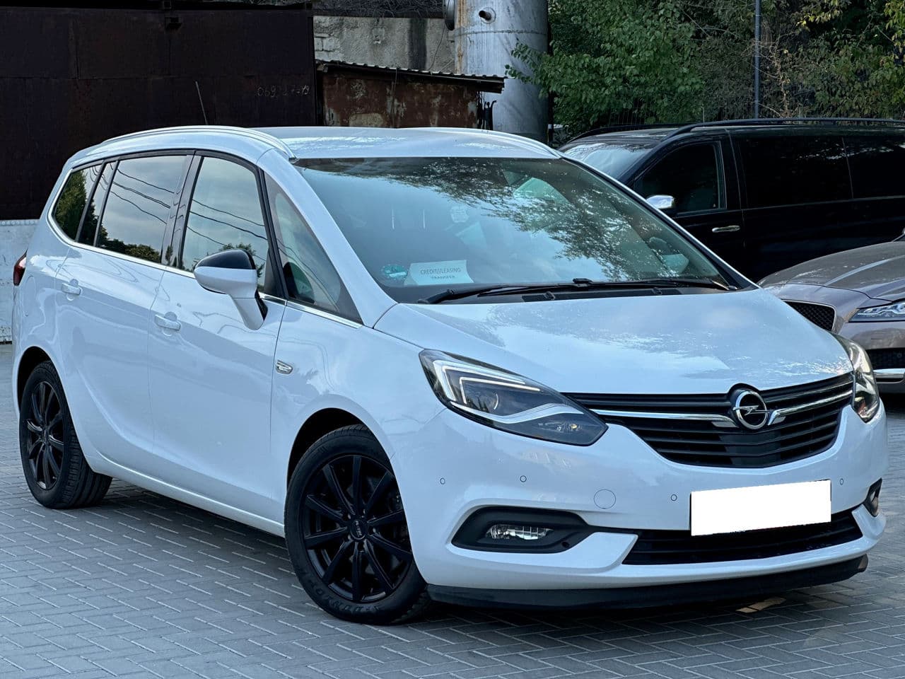 Opel Zafira 2017 — Миниатюра 3