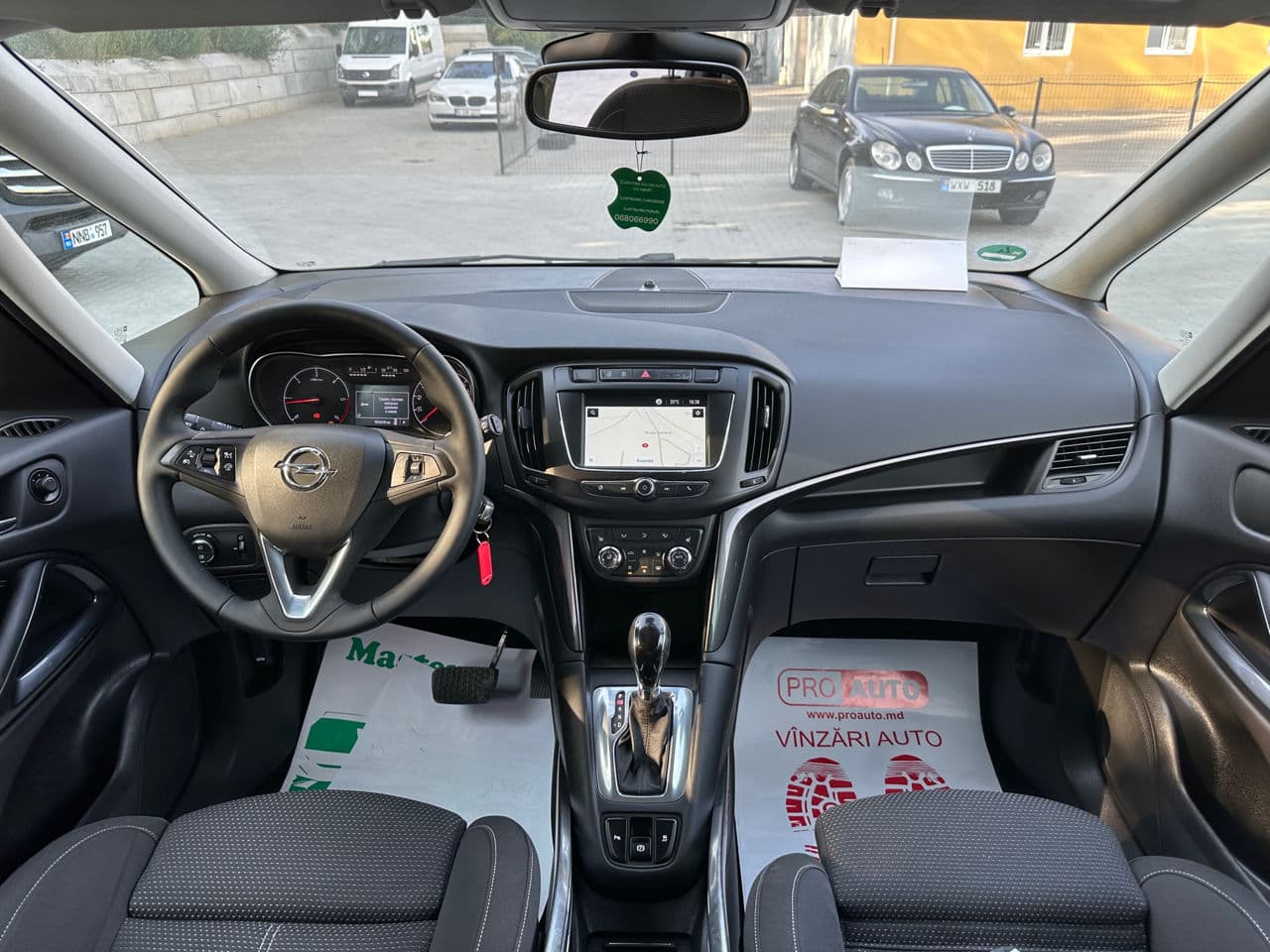 Opel Zafira 2017 — Миниатюра 9