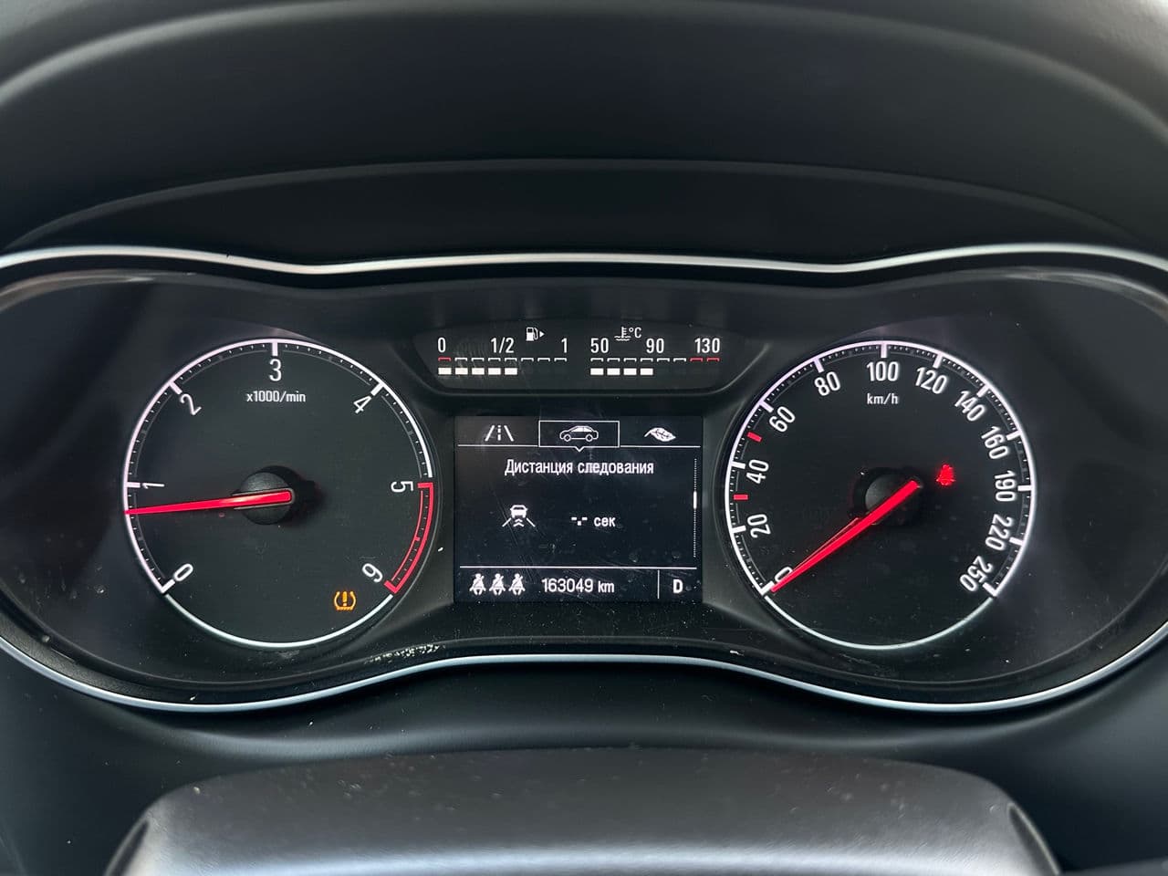 Opel Zafira 2017 — Миниатюра 11