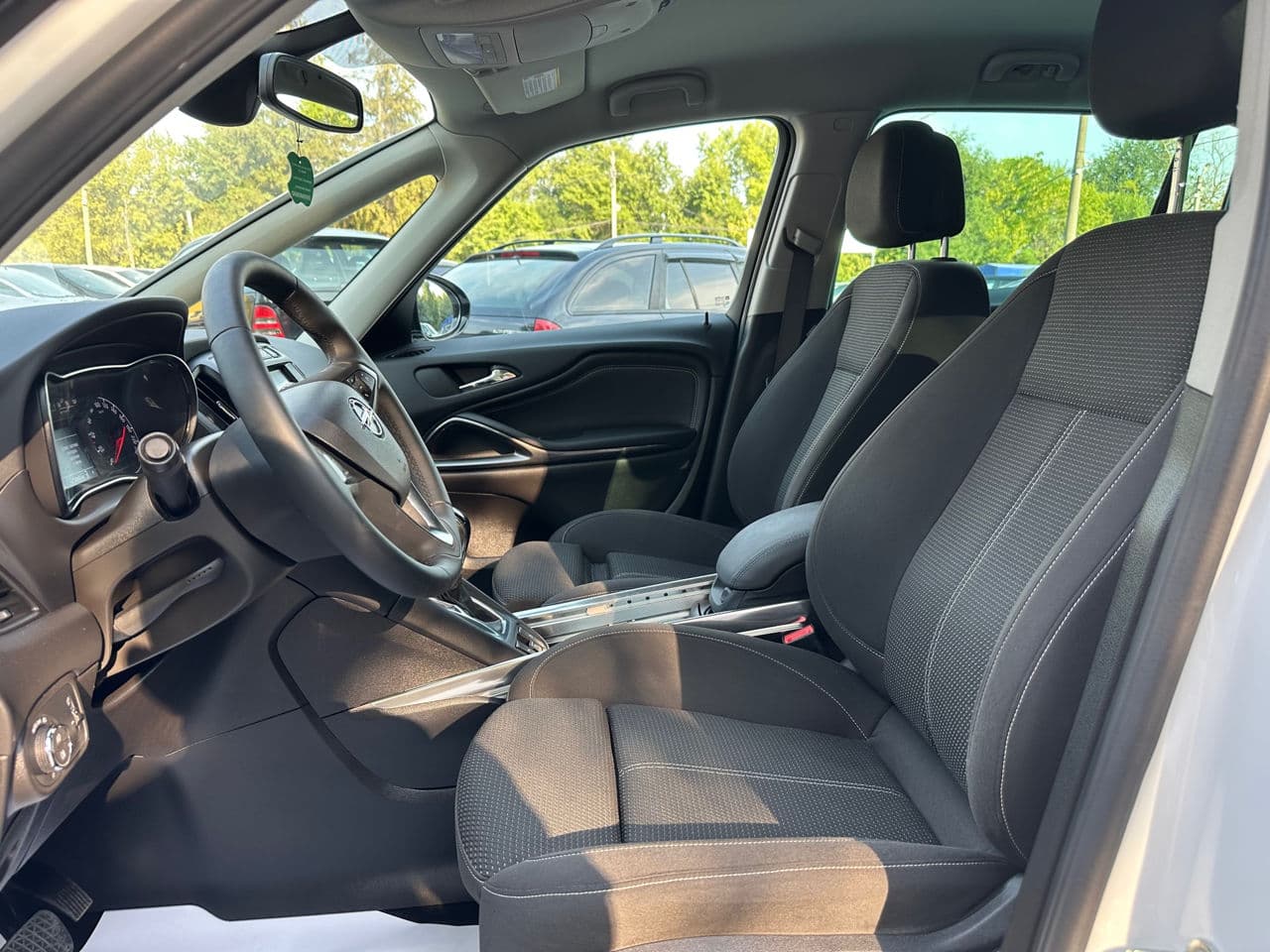 Opel Zafira 2017 — Миниатюра 8