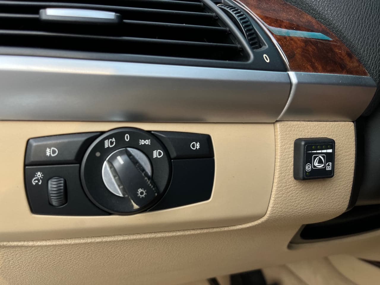 BMW X5 4.8i 2008 — Миниатюра 16