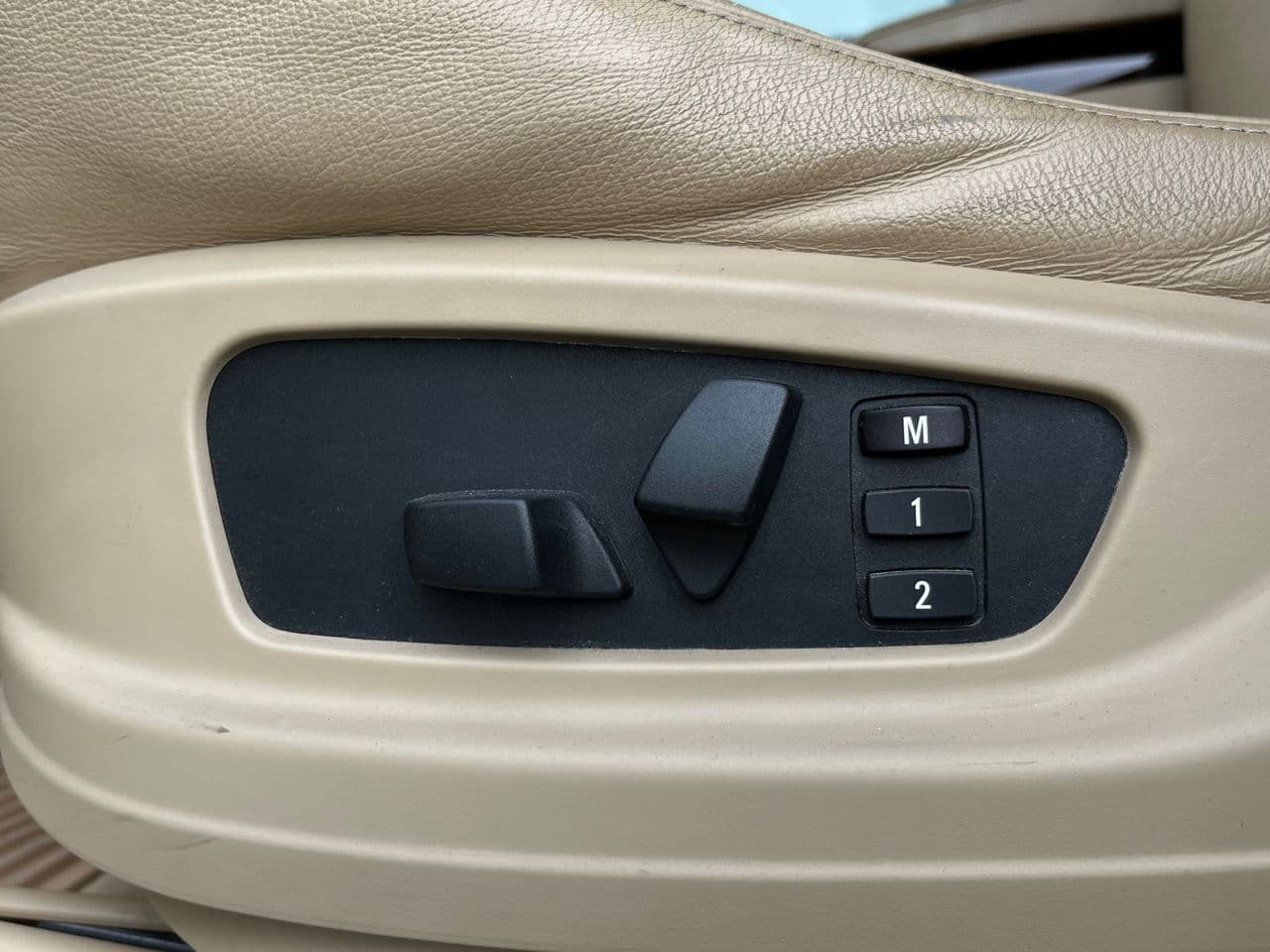 BMW X5 4.8i 2008 — Миниатюра 14