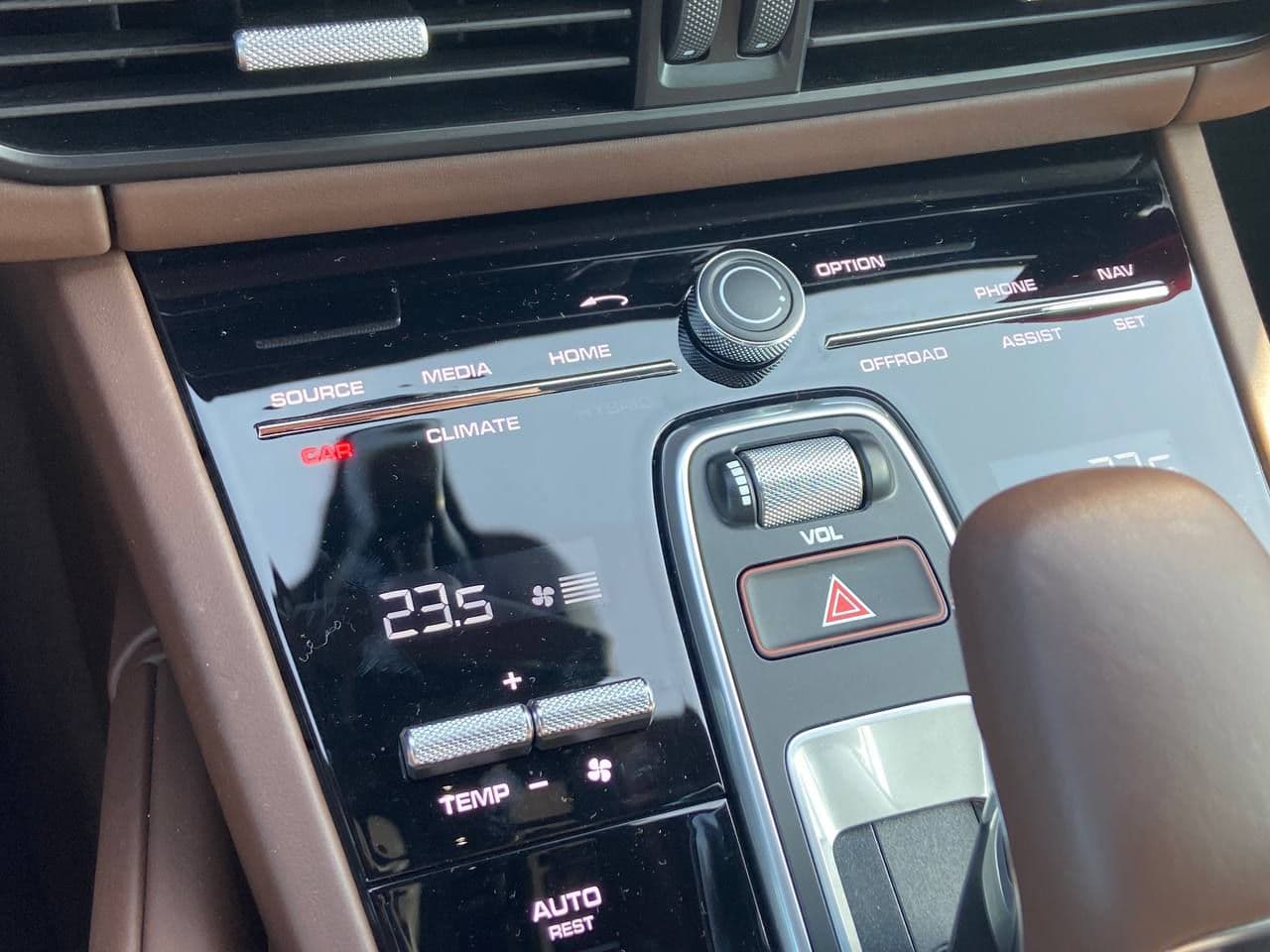 Porsche Cayenne 2023 — Миниатюра 13