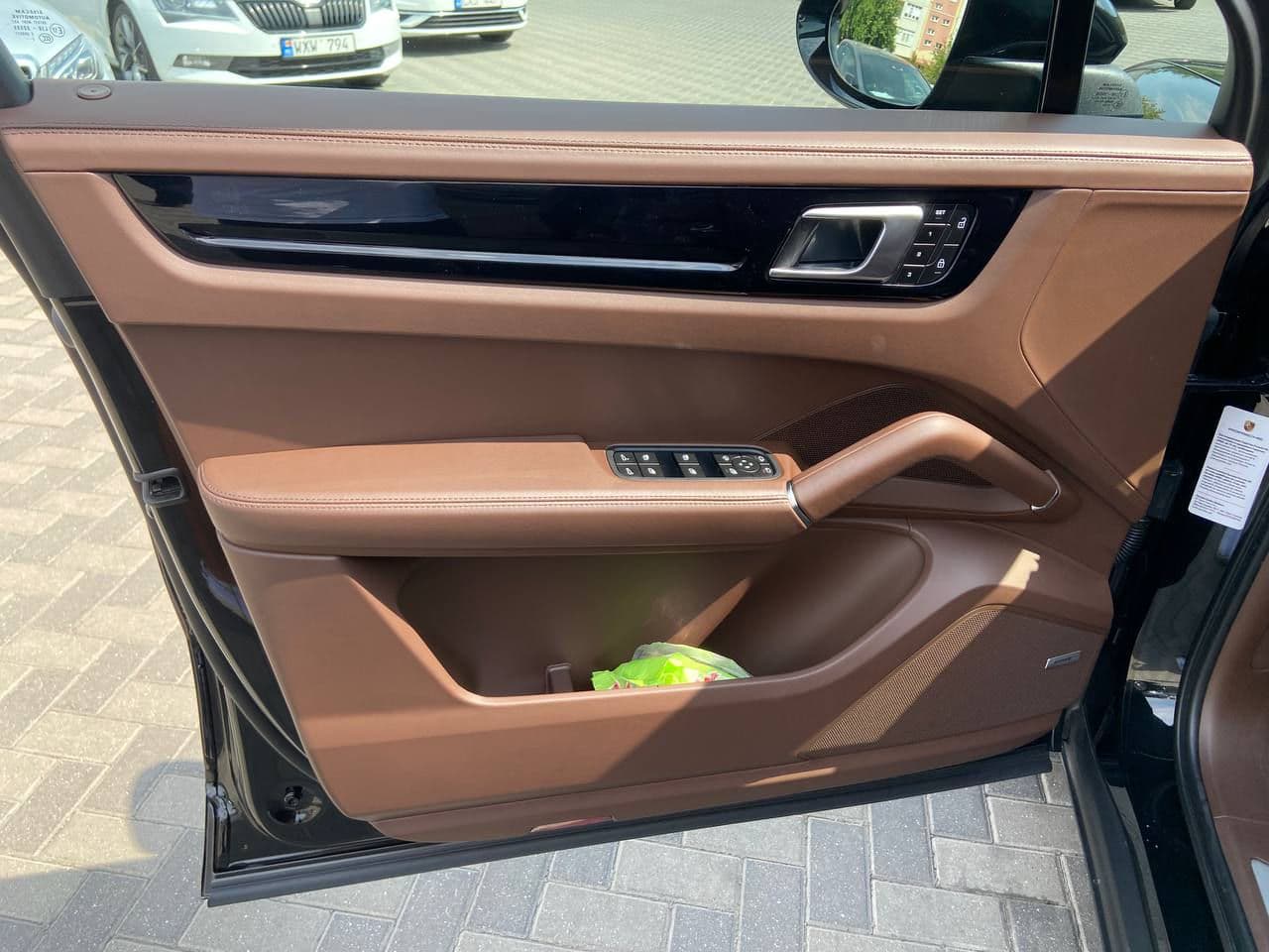Porsche Cayenne 2023 — Миниатюра 5