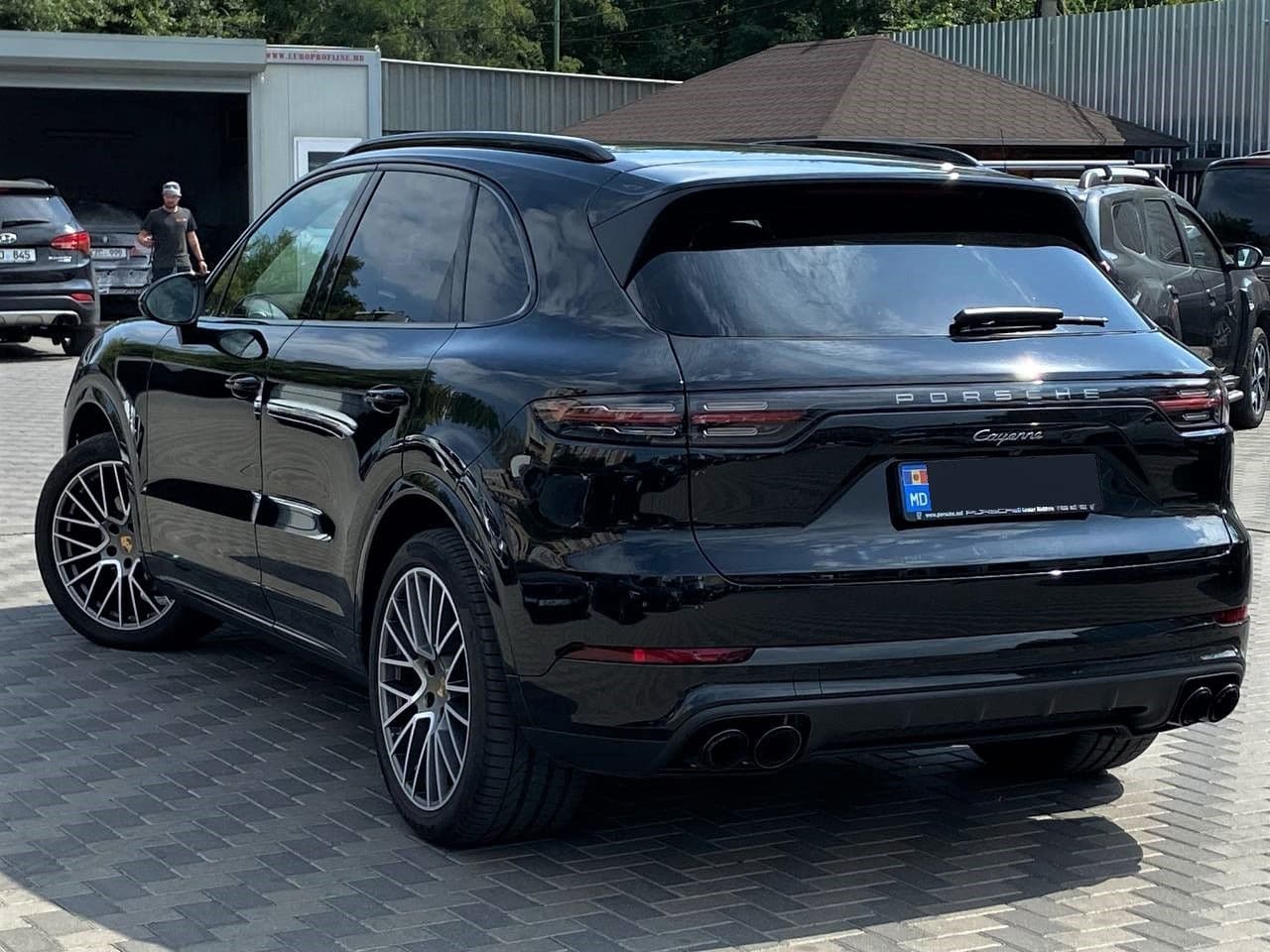 Porsche Cayenne 2023 — Миниатюра 2
