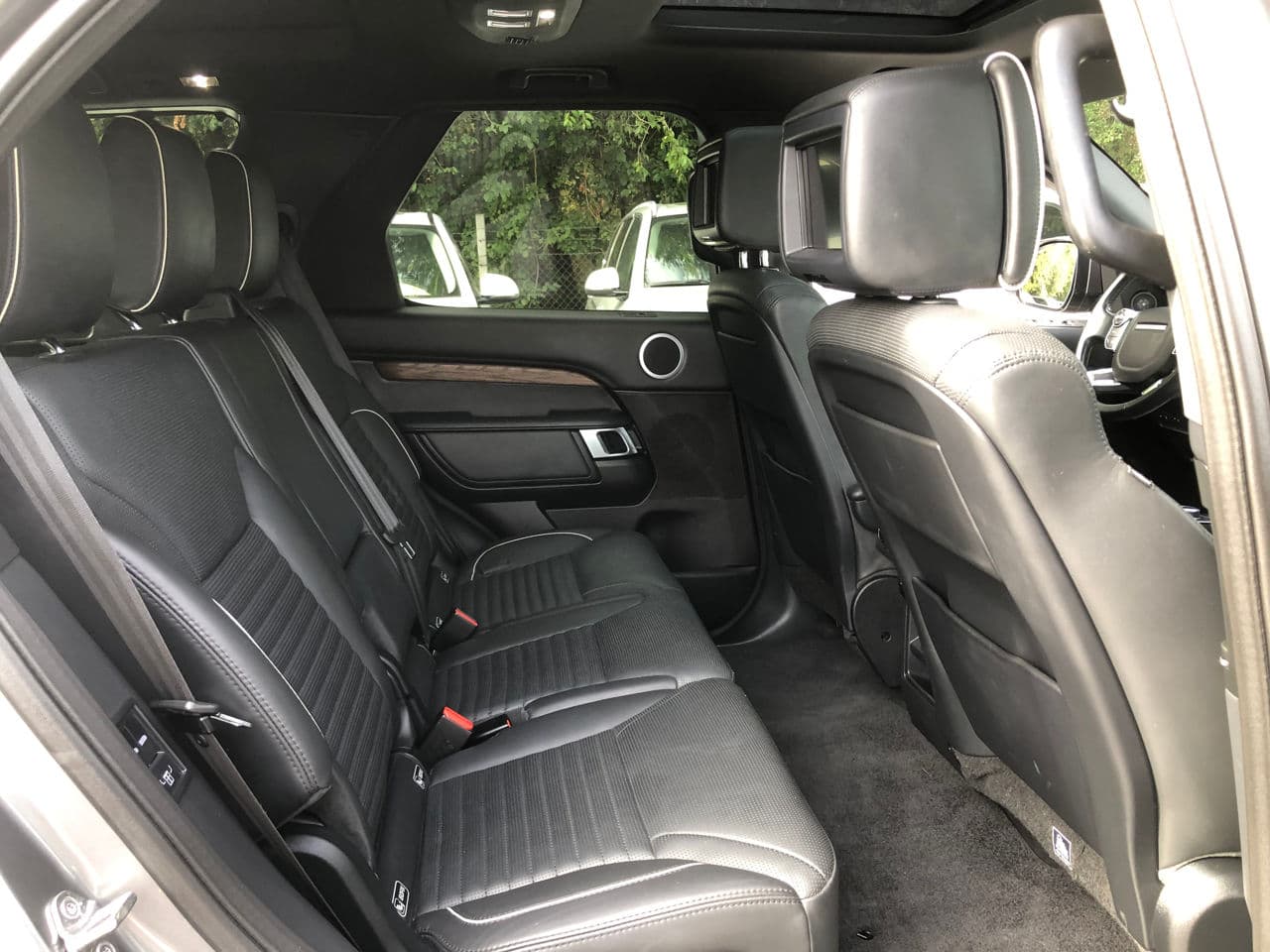 Land Rover Discovery 2017 — Миниатюра 11