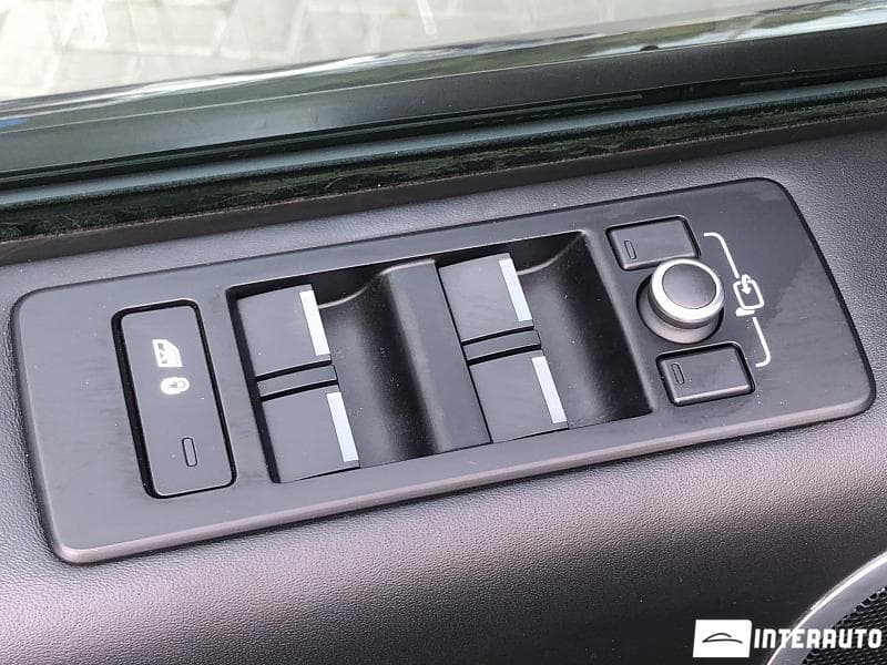 Land Rover Discovery 2017 — Миниатюра 27