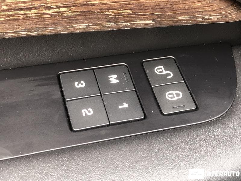 Land Rover Discovery 2017 — Миниатюра 21