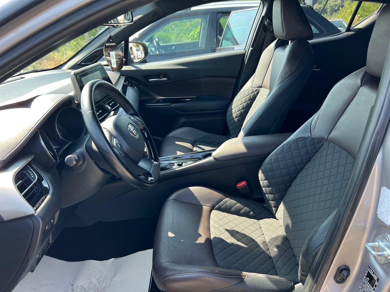 Toyota C-HR 2017 — Миниатюра 6