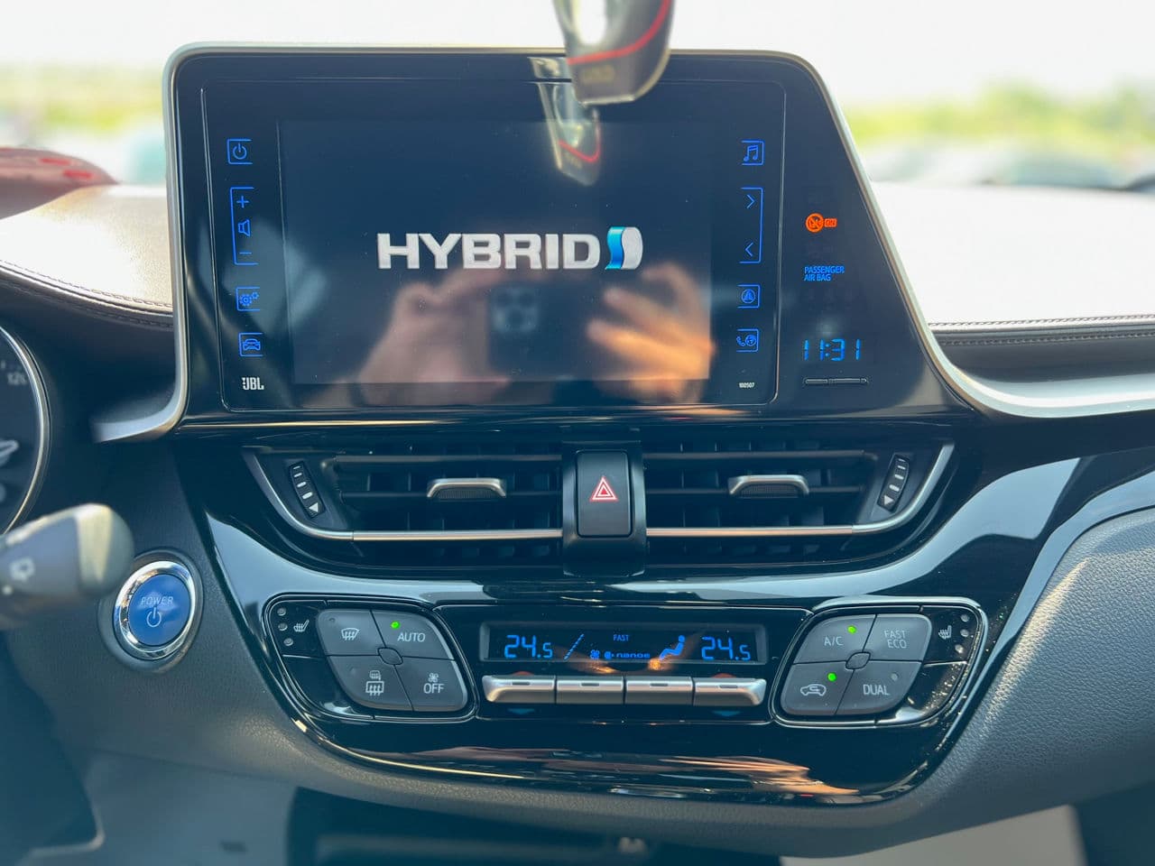 Toyota C-HR 2017 — Миниатюра 17