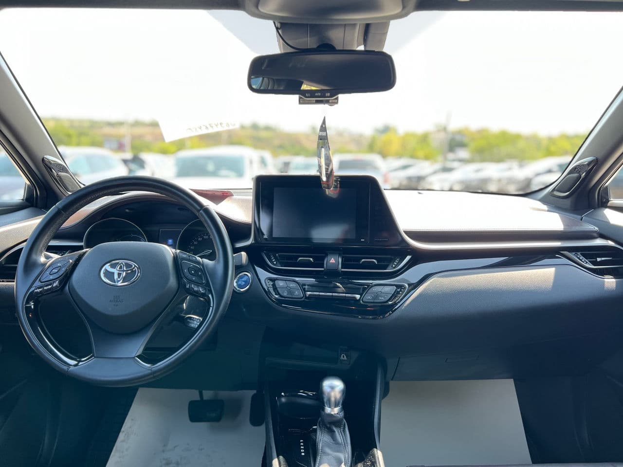 Toyota C-HR 2017 — Миниатюра 8