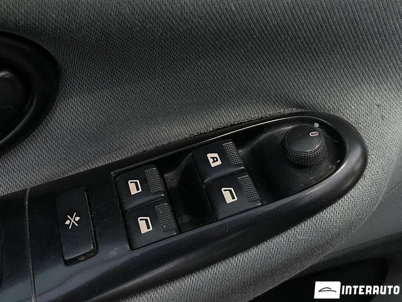 Peugeot 406 2002 — Миниатюра 16