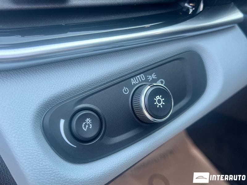 Chevrolet Volt 2019 — Миниатюра 18
