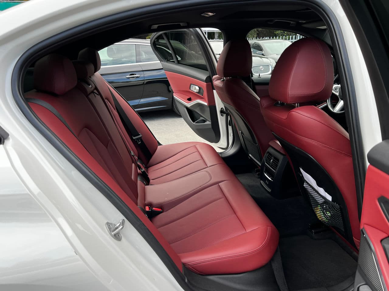 BMW 330E 2021 — Миниатюра 23