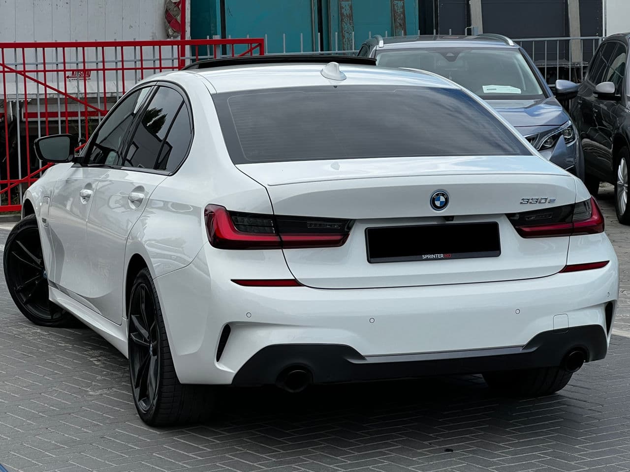 BMW 330E 2021 — Миниатюра 3
