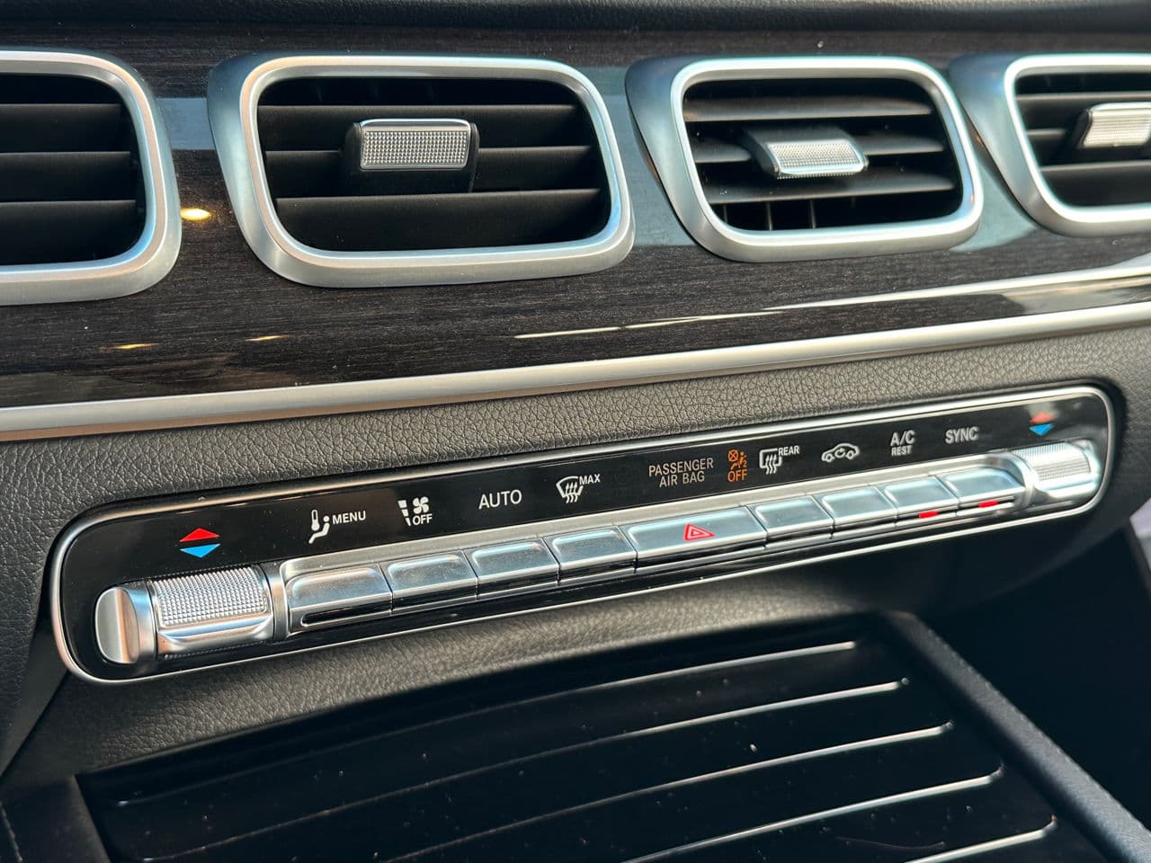 Mercedes GLE 300d 2022 — Миниатюра 18