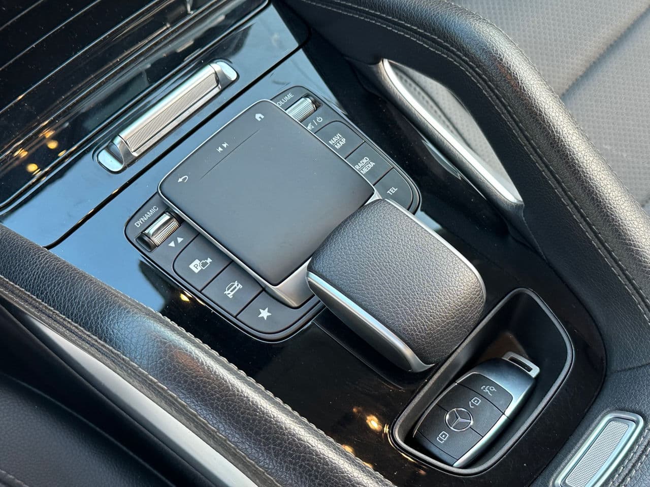 Mercedes GLE 300d 2022 — Миниатюра 19