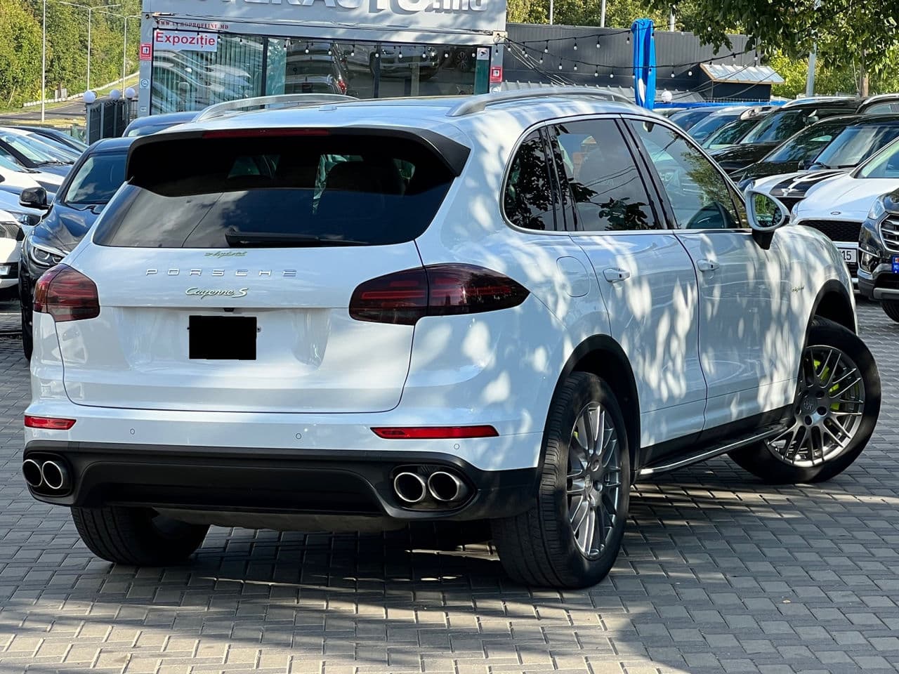 Porsche Cayenne S Hybrid 2016 — Миниатюра 3