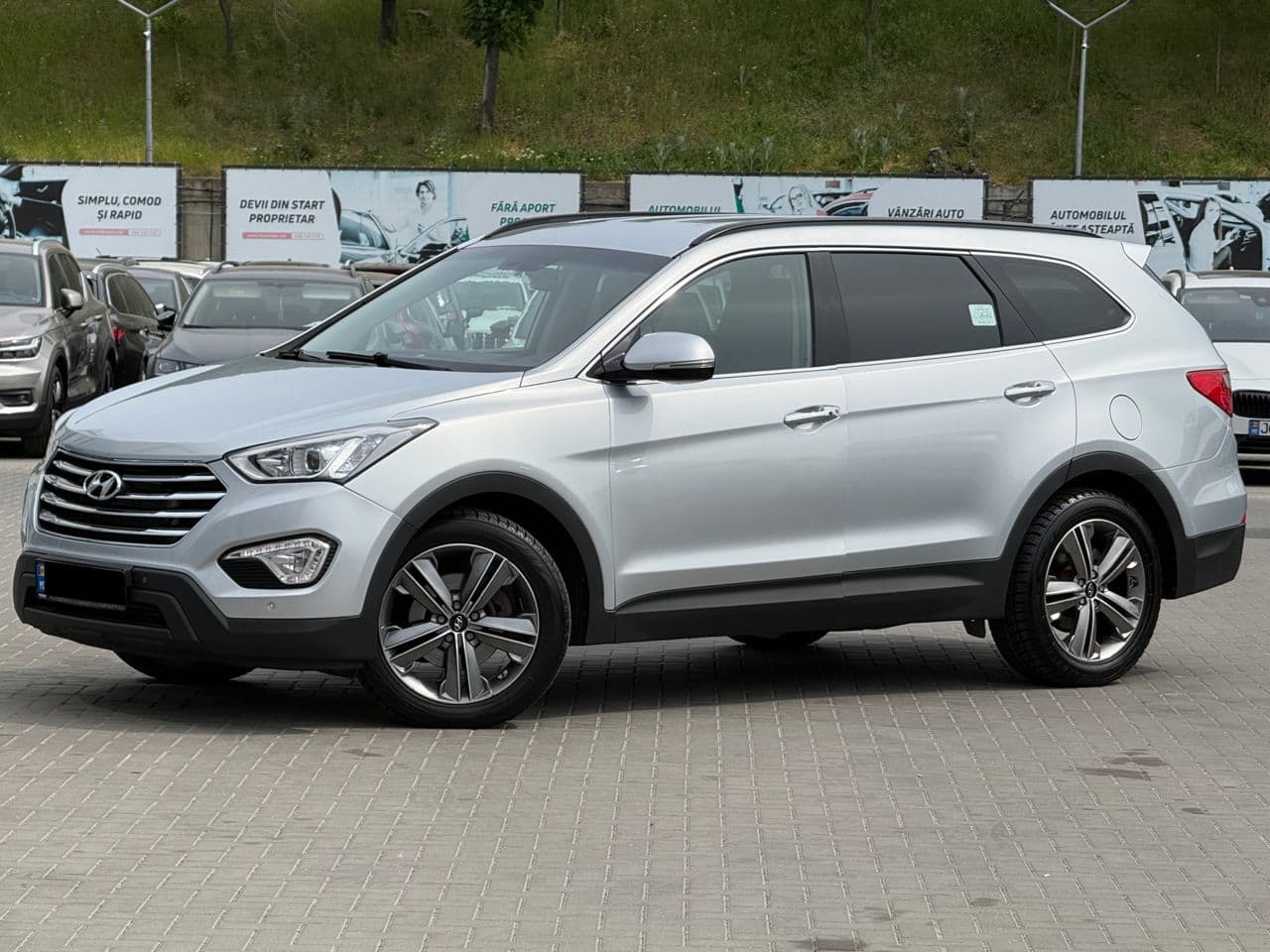 2013 Hyundai Grand Santa Fe — Miniatură 2
