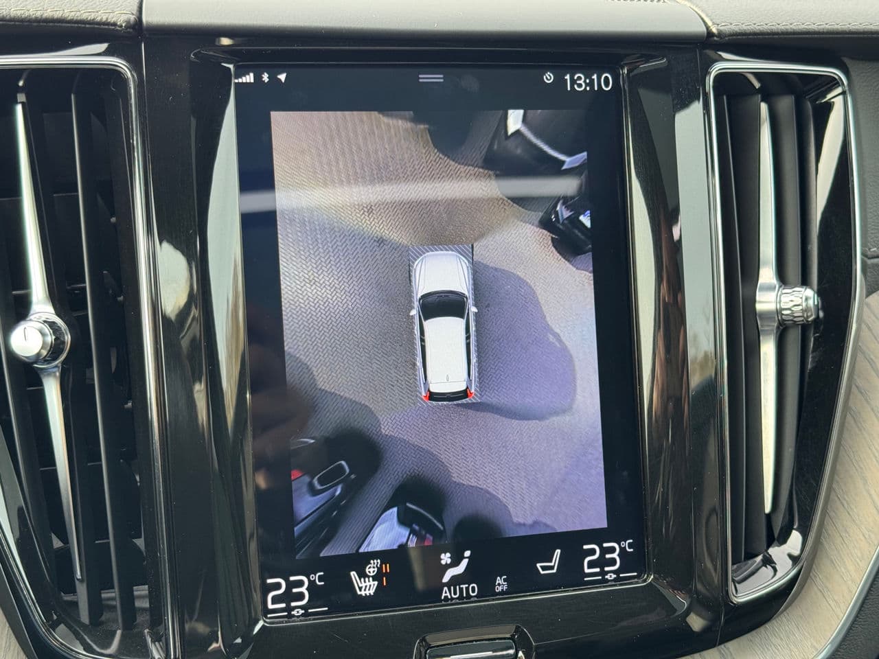 Volvo XC 60 2019 — Миниатюра 10