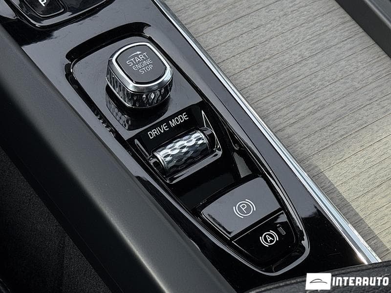 Volvo XC 60 2019 — Миниатюра 12
