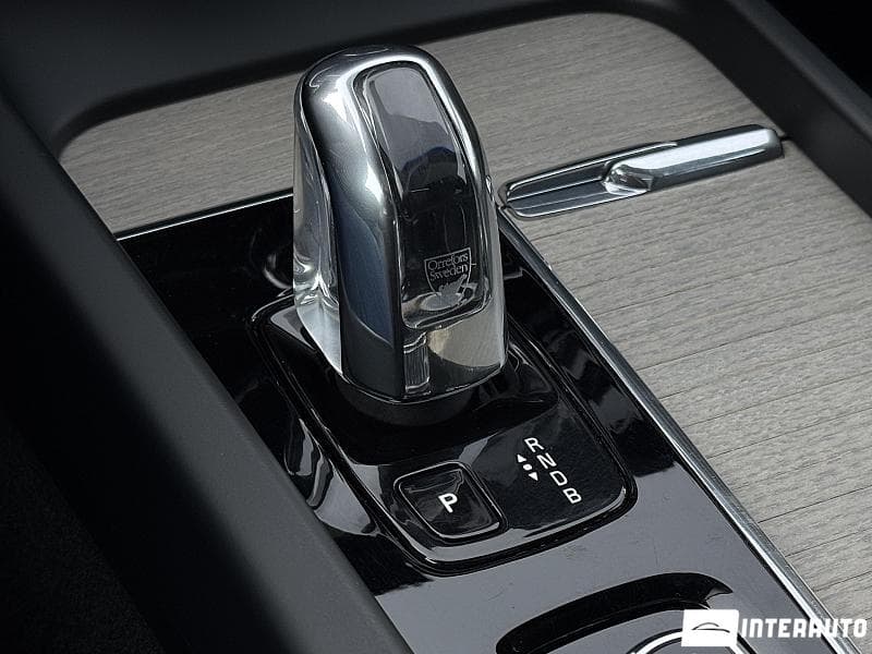 Volvo XC 60 2019 — Миниатюра 11