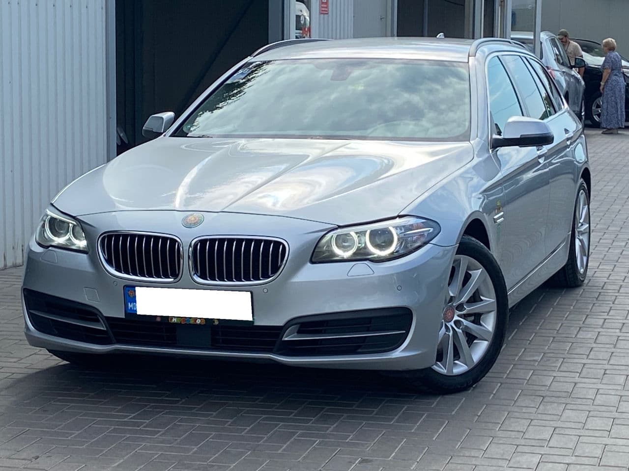 BMW 520 2014 — Миниатюра 2