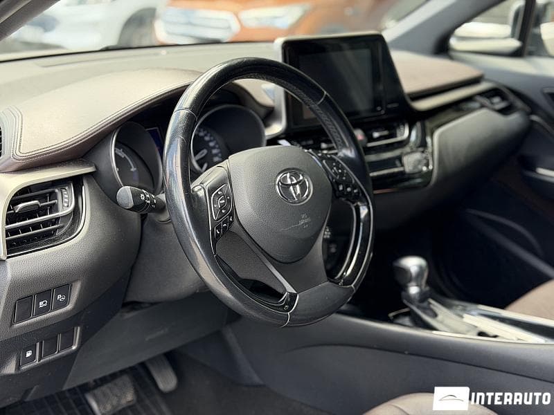 Toyota C-HR 2017 — Миниатюра 9