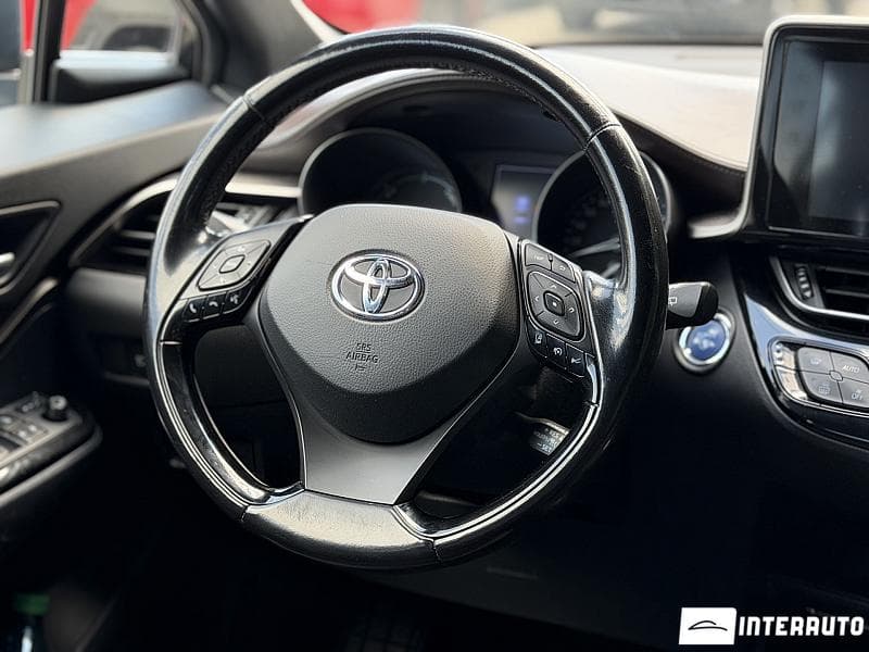 Toyota C-HR 2017 — Миниатюра 11