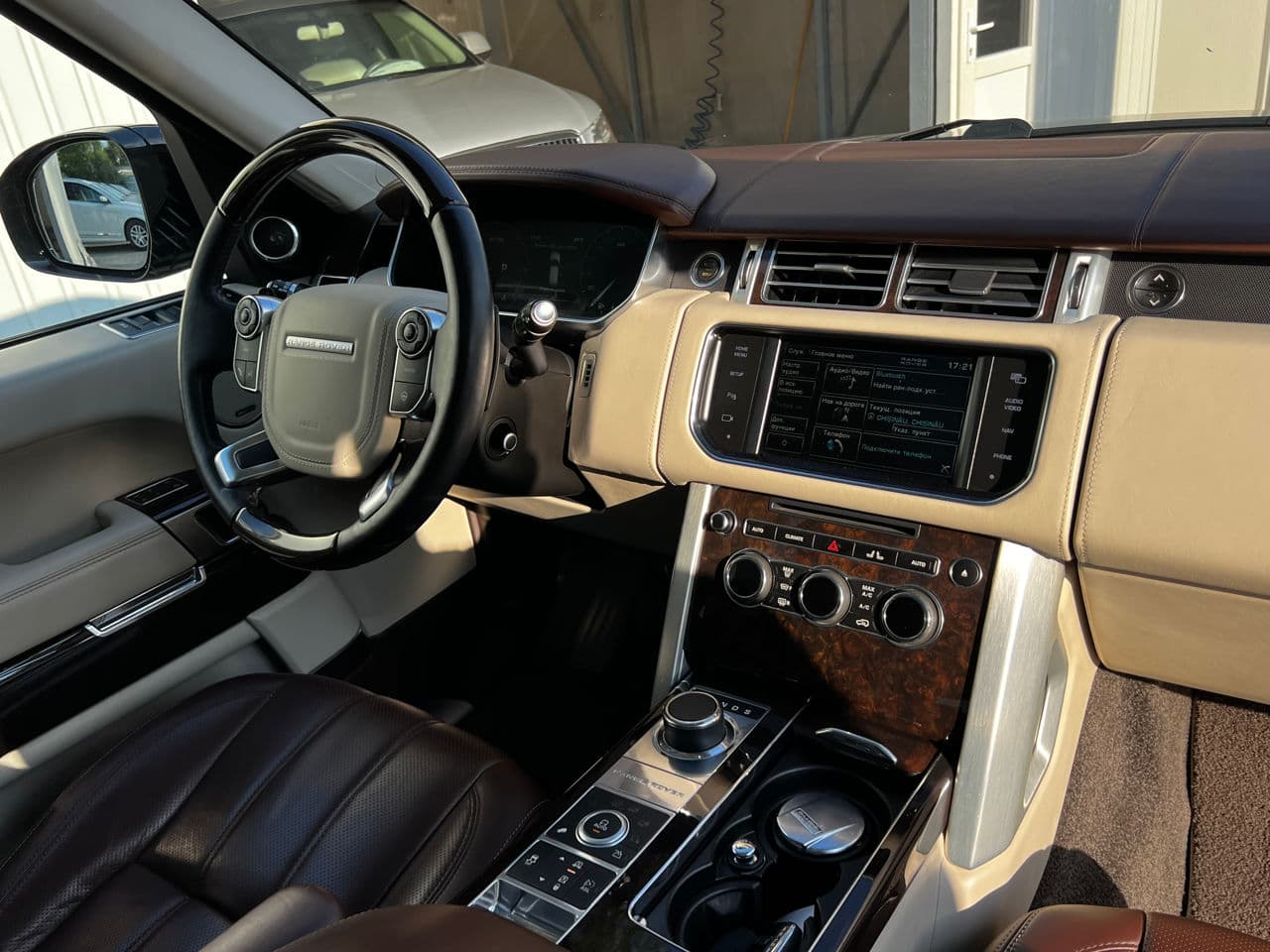 Land Rover Range Rover Vogue 2013 — Миниатюра 7