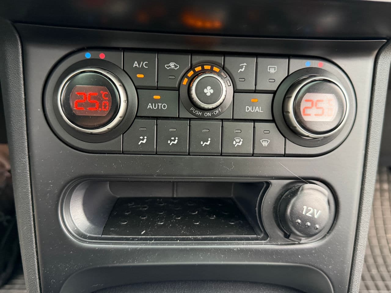 Nissan Qashqai 2011 — Миниатюра 10